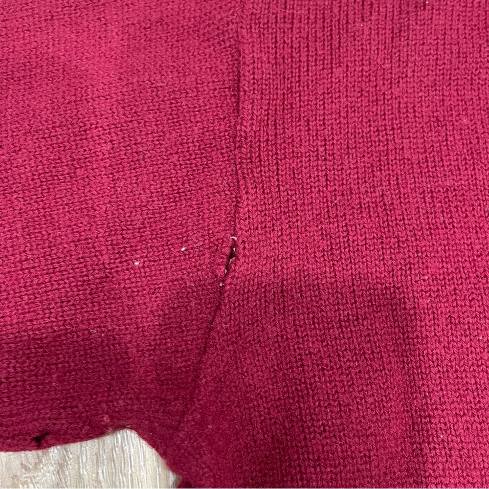 Red Knit - Picture 5 of 8